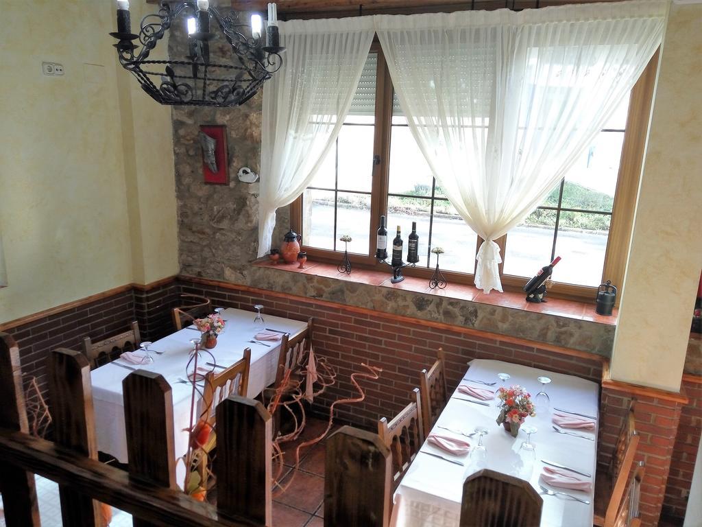 Hotel Rural La Piedra Arija Buitenkant foto
