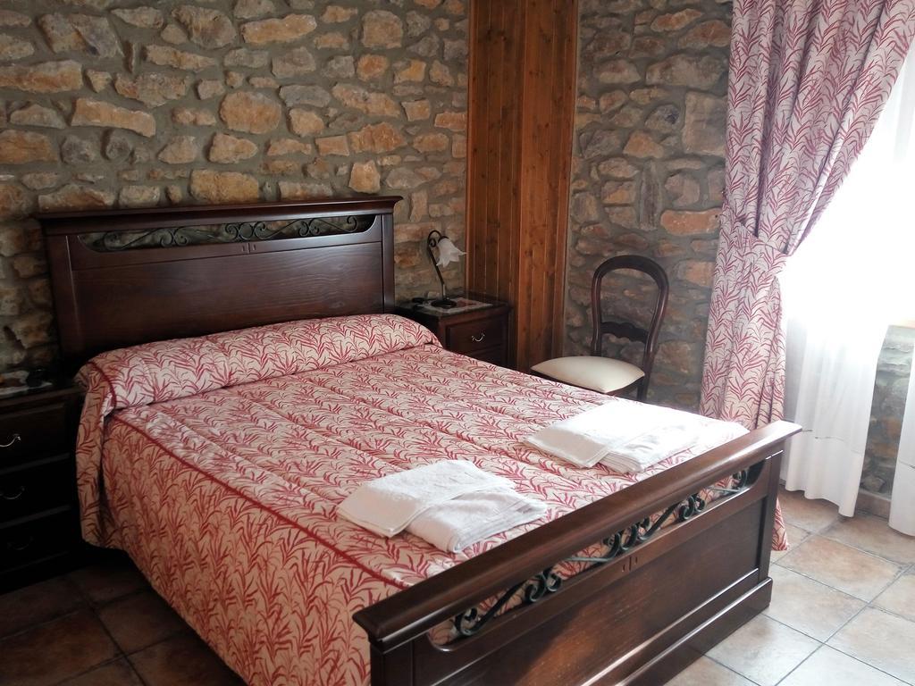 Hotel Rural La Piedra Arija Buitenkant foto