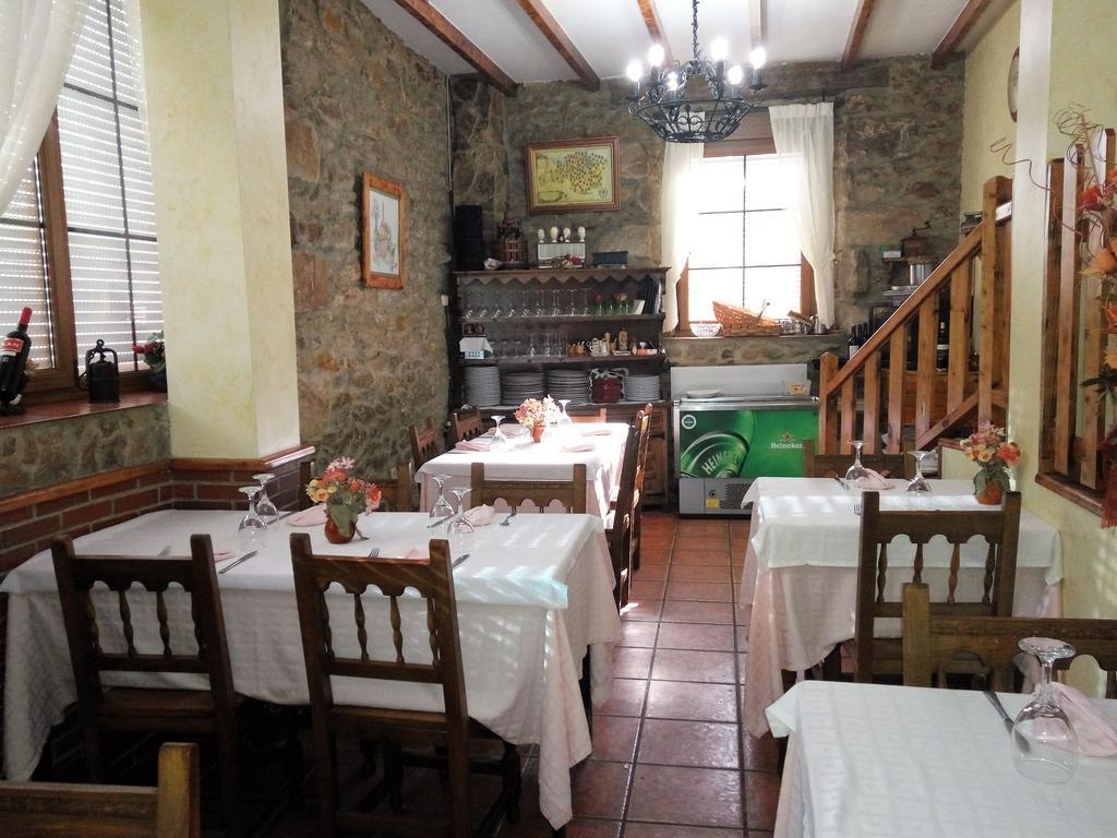 Hotel Rural La Piedra Arija Buitenkant foto